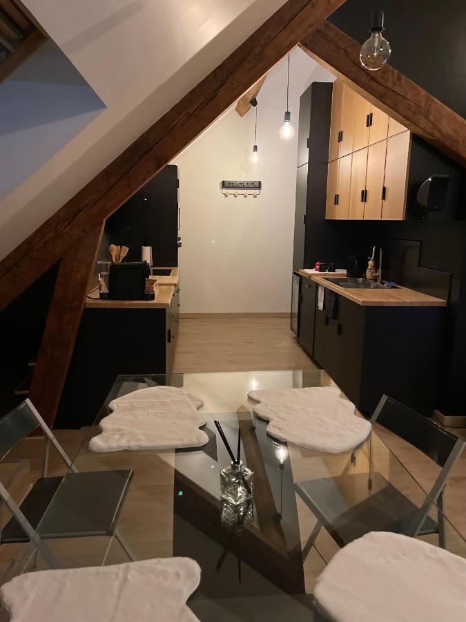 오베르장빌 Loft Sous Combles 아파트 외부 사진