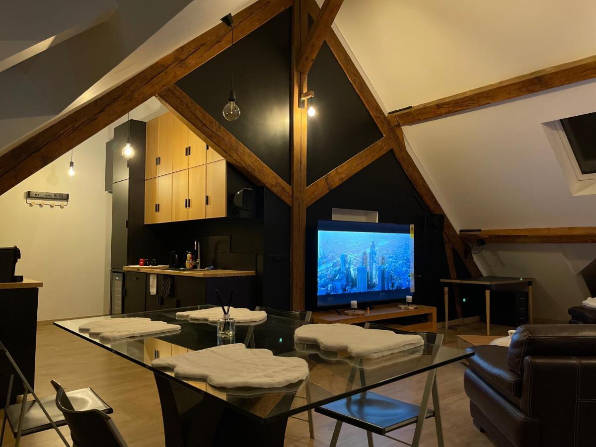 오베르장빌 Loft Sous Combles 아파트 외부 사진